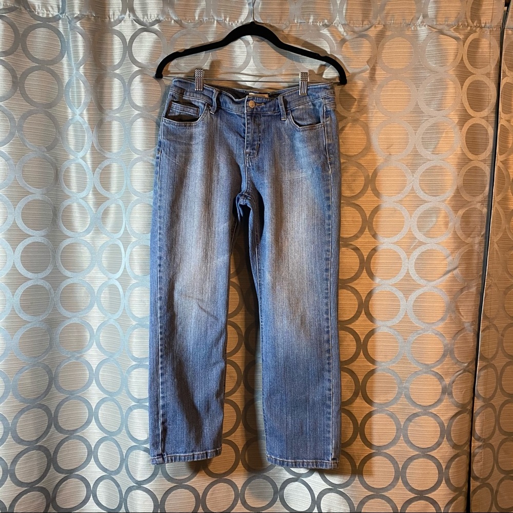 White House Black Market WHBM Capri Jeans Size 6